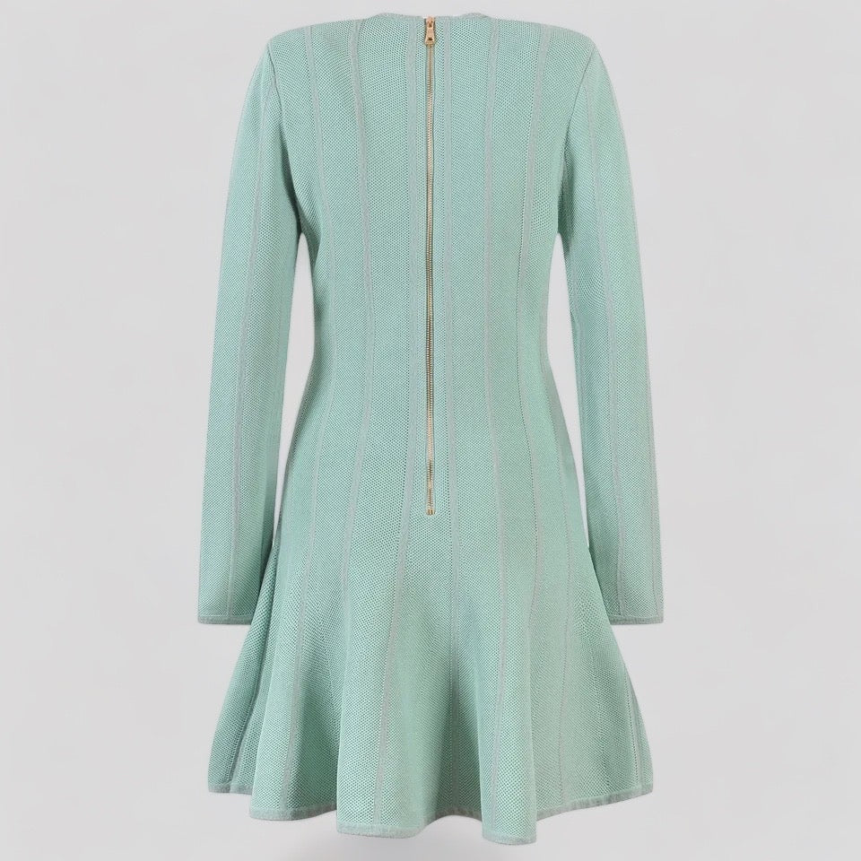 Vestido con botones dorados