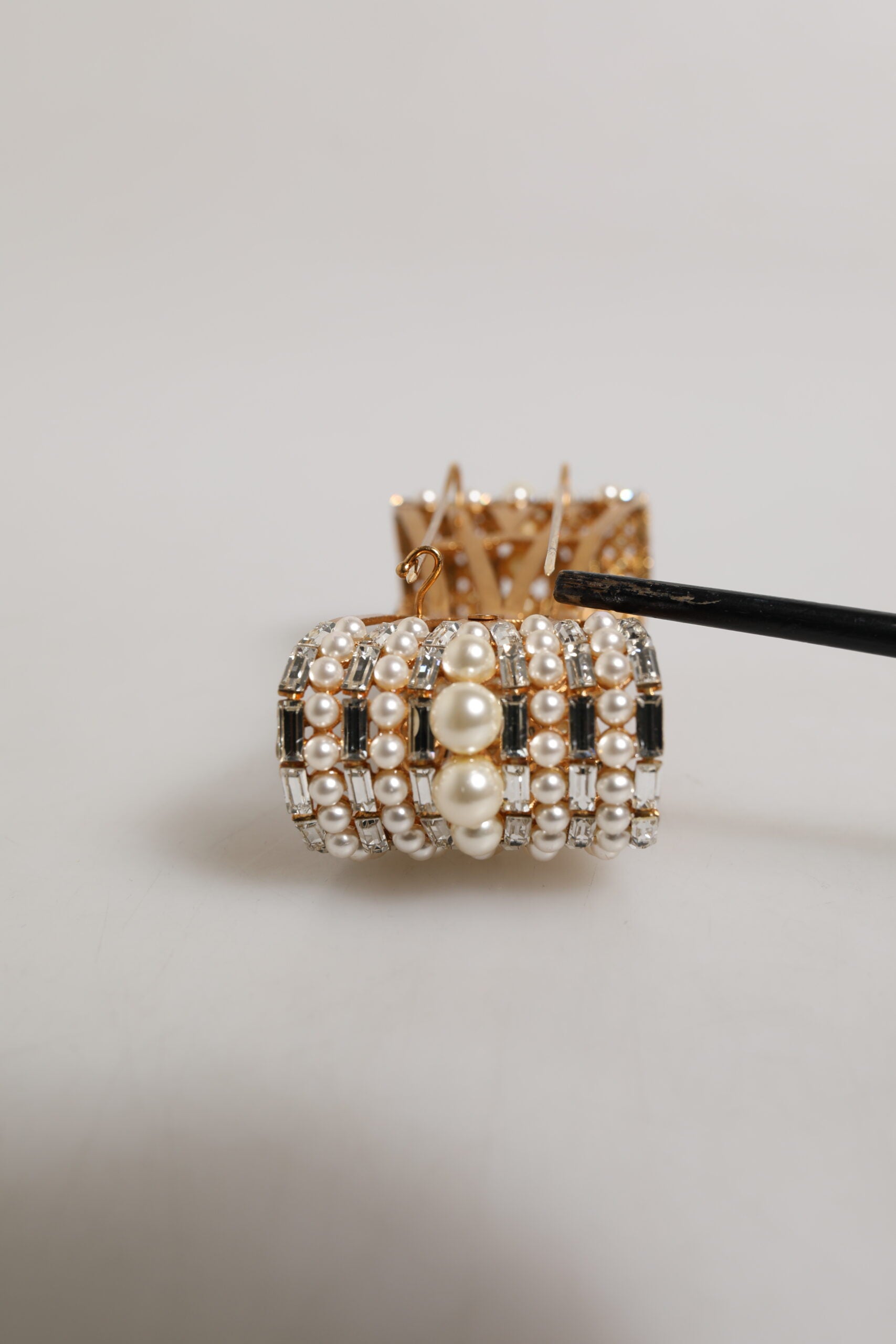 Gold Brass Glas Crystal Faux Pearl Embellished Brooch
