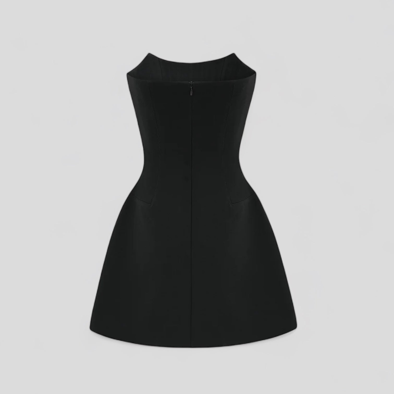 Vestido corto con piedras brillantes