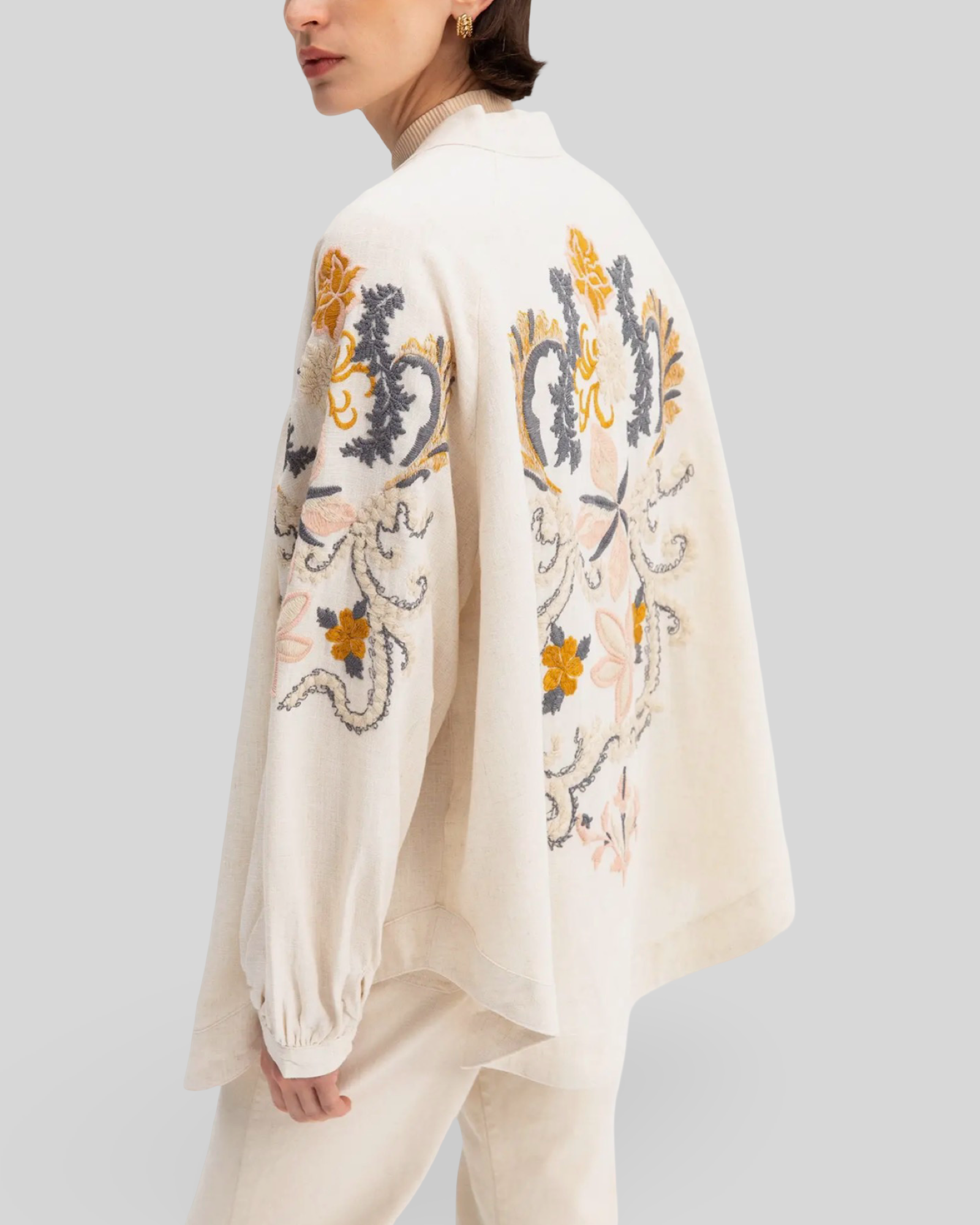 Kimono con Bordado Floral