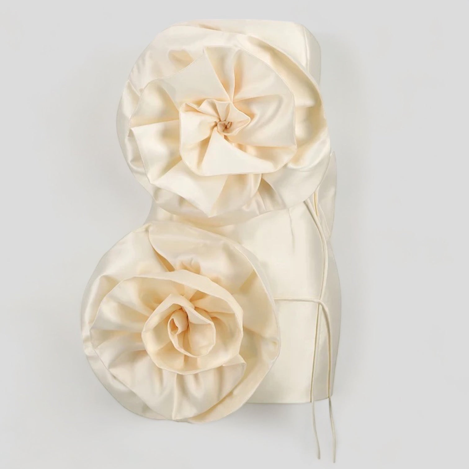 Vestido corto fiesta con detalle flores